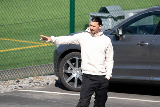 Zlatan Ibrahimovic leaves Hammarbys training facilities