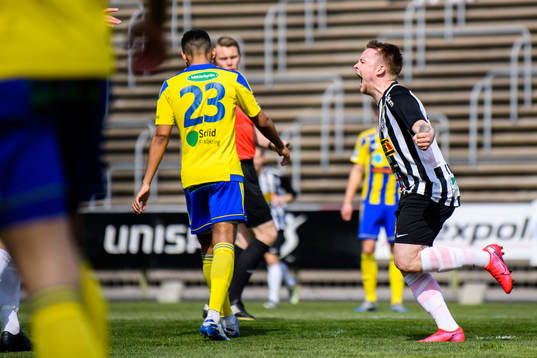 Landskronas Niklas Nielsen jublar