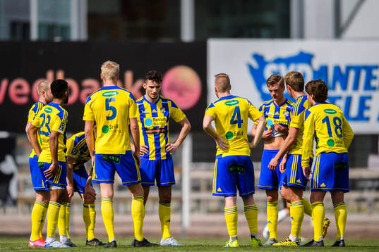 Eskilsminnes spelare samlas