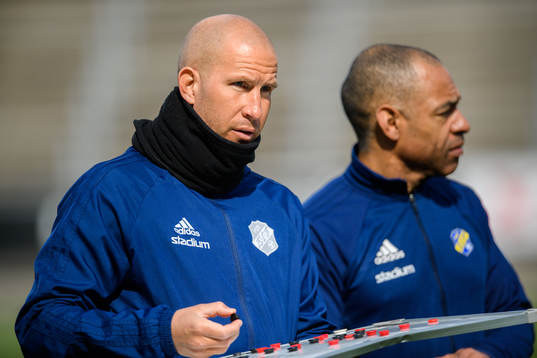 Eskilsminnes tränare Mattias Lindström och fystränare