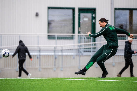 Zlatan Ibrahimovic participate in a practice with Hammarby