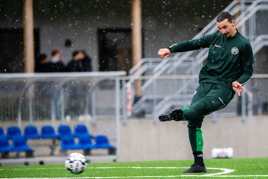 Zlatan Ibrahimovic participate in a practice with Hammarby