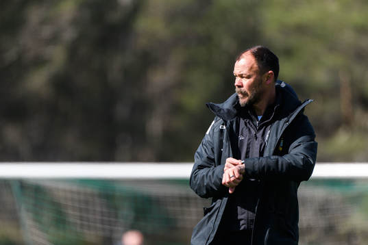 Assitant coach Joachim Björklund participate in a practice