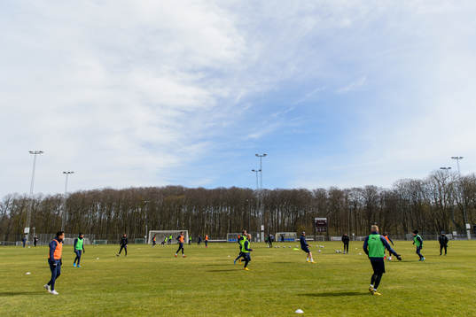 Spelarna värmer upp