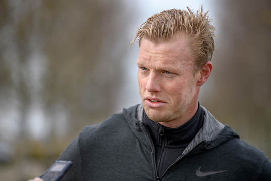 Carl Söderberg of the NHL team Arizona Coyotes is being