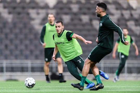 Jeppe Andersen participates in a training session with