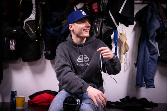 Lias Andersson innan en träning i ishockey