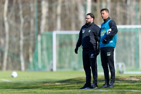 Varbergs tränare Joakim Persson och akademiansvarig Martin