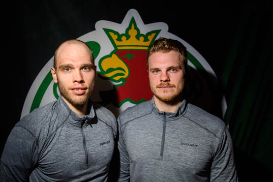Rögles målvakter Johan Gustafsson och Christoffer Rifalk