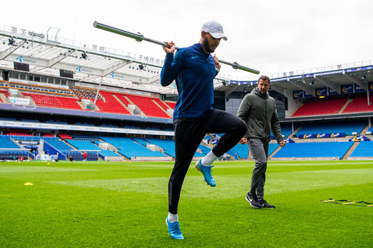 Joshua King of the Norwegian national football team trains