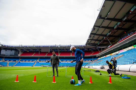 Joshua King of the Norwegian national football team trains