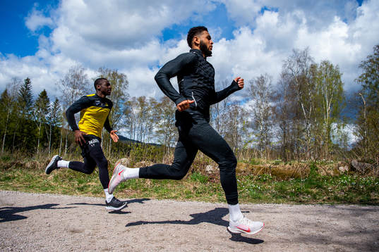 Solomon Owusu of Raufoss and Joshua King of the Norwegian