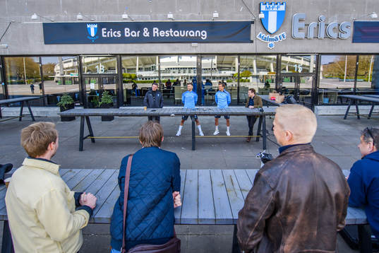 Tränare Jon Dahl Tomasson, Arnór Traustason och Eric