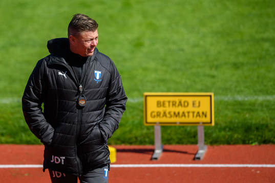 Tränare Jon Dahl Tomasson