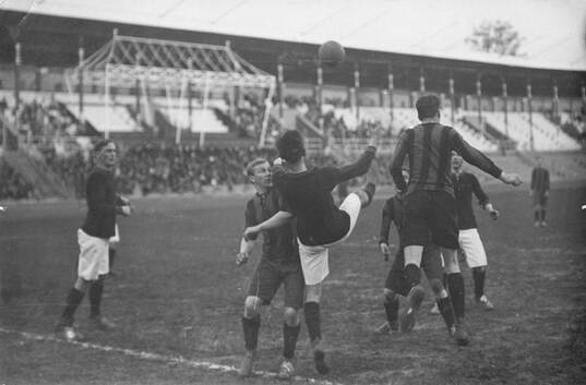 Fotboll, AIK - Hammarby IF. Svenska serien. Stockholms