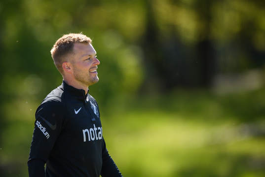 s Sebastian Larsson