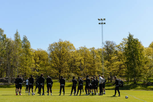 Spelarna samlas