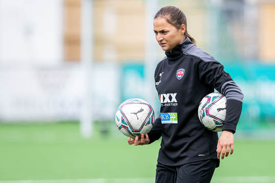 assisterande tränare Elena Sadiku