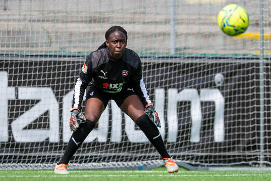 målvakt Angel Mukasa