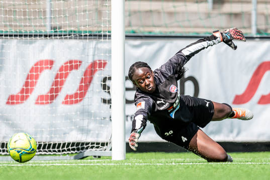 målvakt Angel Mukasa