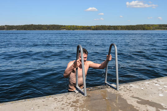 Marcus Högström badar