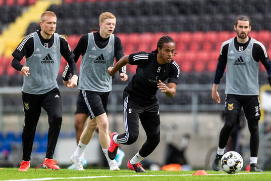 Bläddra bland fler bilder av Fotboll, Allsvenskan, Östersund, Träning