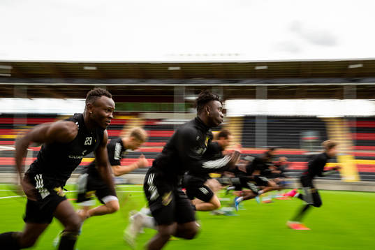 Sam Mensiro och Jordan Attah Kadiri