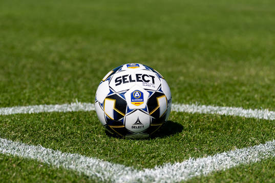 Fotboll på gräs