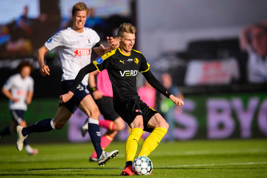 Simon Piesinger of Randers scores the 0-1 goal