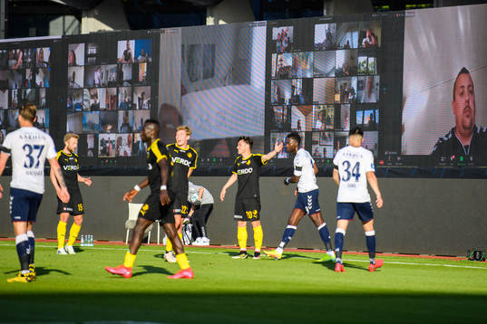 A virtual grandstand with supporters