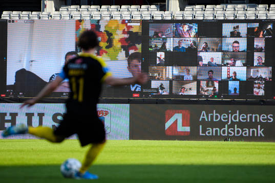 A virtual grandstand with supporters