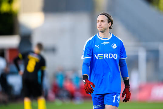 Goalkeeper Patrik Carlgren of Randers