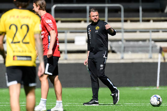manager Jimmy Thelin