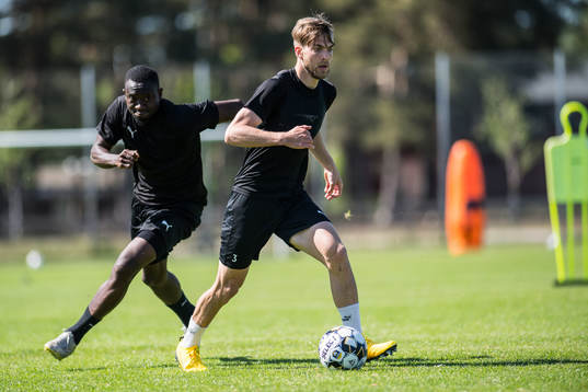 Mjällbys Moses Ogbu och Amer Eriksson Ibragic