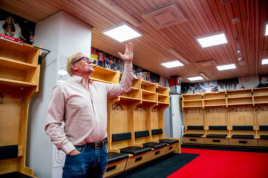 VD och sportchef Patrik Sylvegård spanar in det nya
