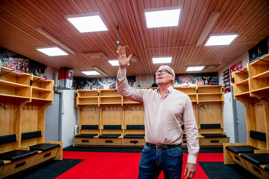 VD och sportchef Patrik Sylvegård spanar in det nya