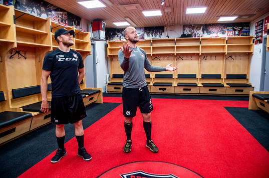 Victor Backman och Oscar Alsenfelt spanar in det nya