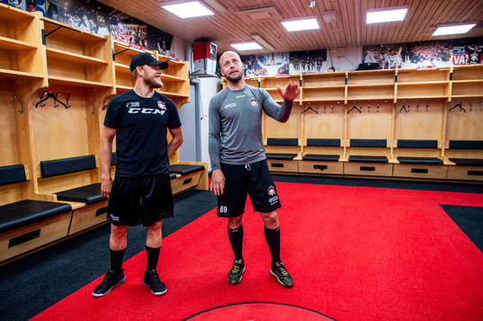 Victor Backman och Oscar Alsenfelt spanar in det nya