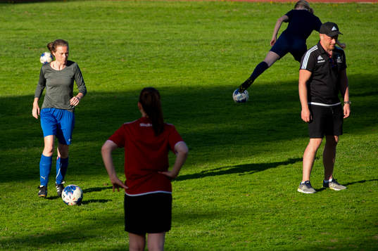 Bläddra bland fler bilder av Fotboll, Kovlands IF dam, träning
