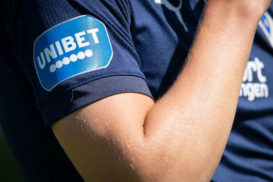 Unibet logo på en tröja