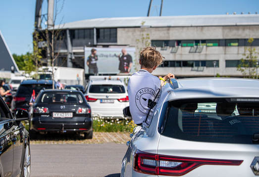 [DK=20200601: Fan af FC Midtjylland til Drive-In-kamp på