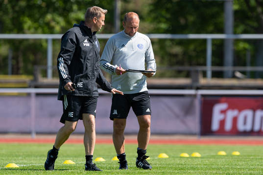 Falkenbergs tränare Hasse Eklund och assisterande tränare