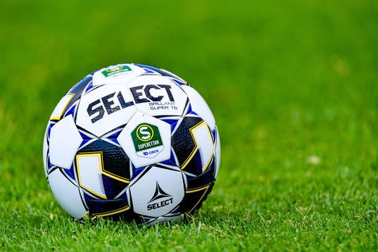 Superettans matchboll från Select