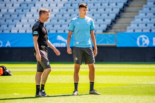 Tränare Jon Dahl Tomasson och Anel Ahmedhodzic