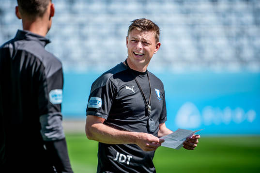 Tränare Jon Dahl Tomasson