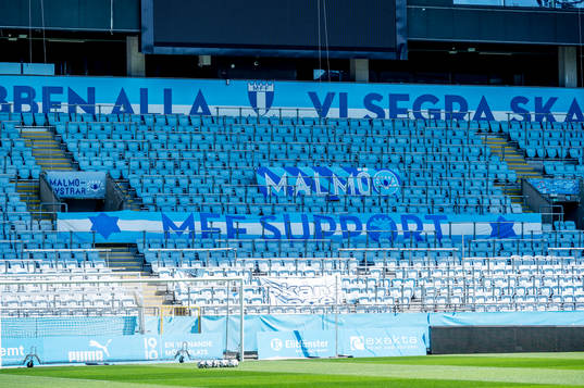 Ståplatsläktaren på Eleda Stadion