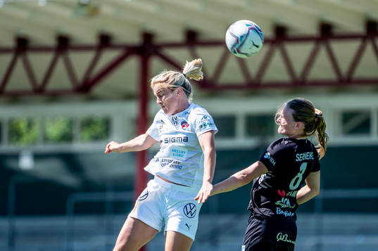 Rosengårds Mimmi Larsson mot Växjös Emelie Henriksen