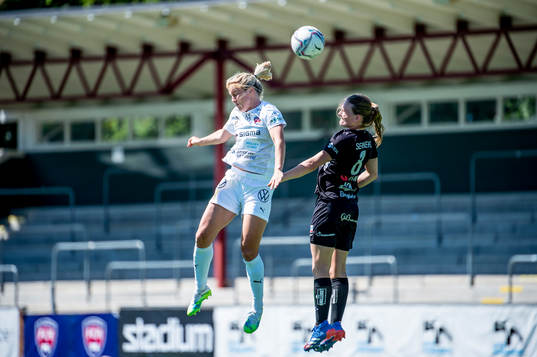 Rosengårds Mimmi Larsson mot Växjös Emelie Henriksen