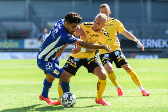 IFK Göteborgs Hosam Aiesh och Elfsborgs Simon Strand