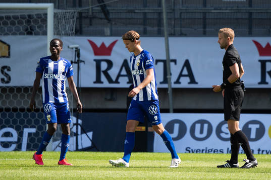 IFK Göteborgs August Erlingmark får rött kort